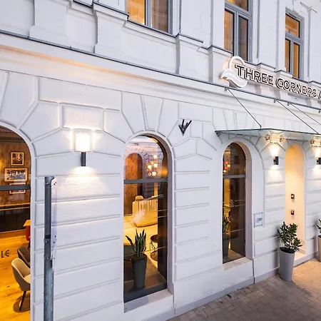 Three Corners Avenue Hotel 4*