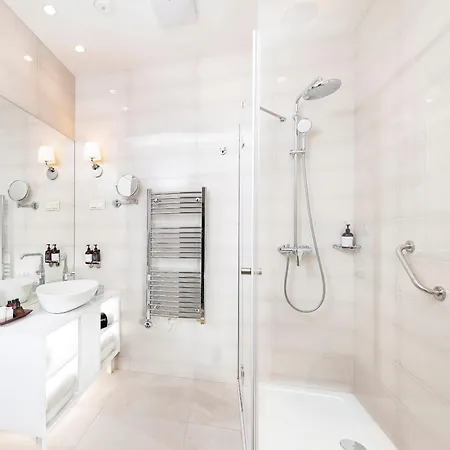 Hotel Three Corners Avenue 4*