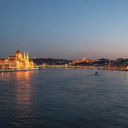 Three Corners Avenue 4*