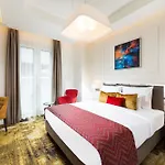 Three Corners Avenue 4*
