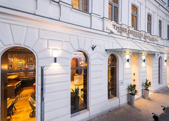 Three Corners Avenue Hotel 4*